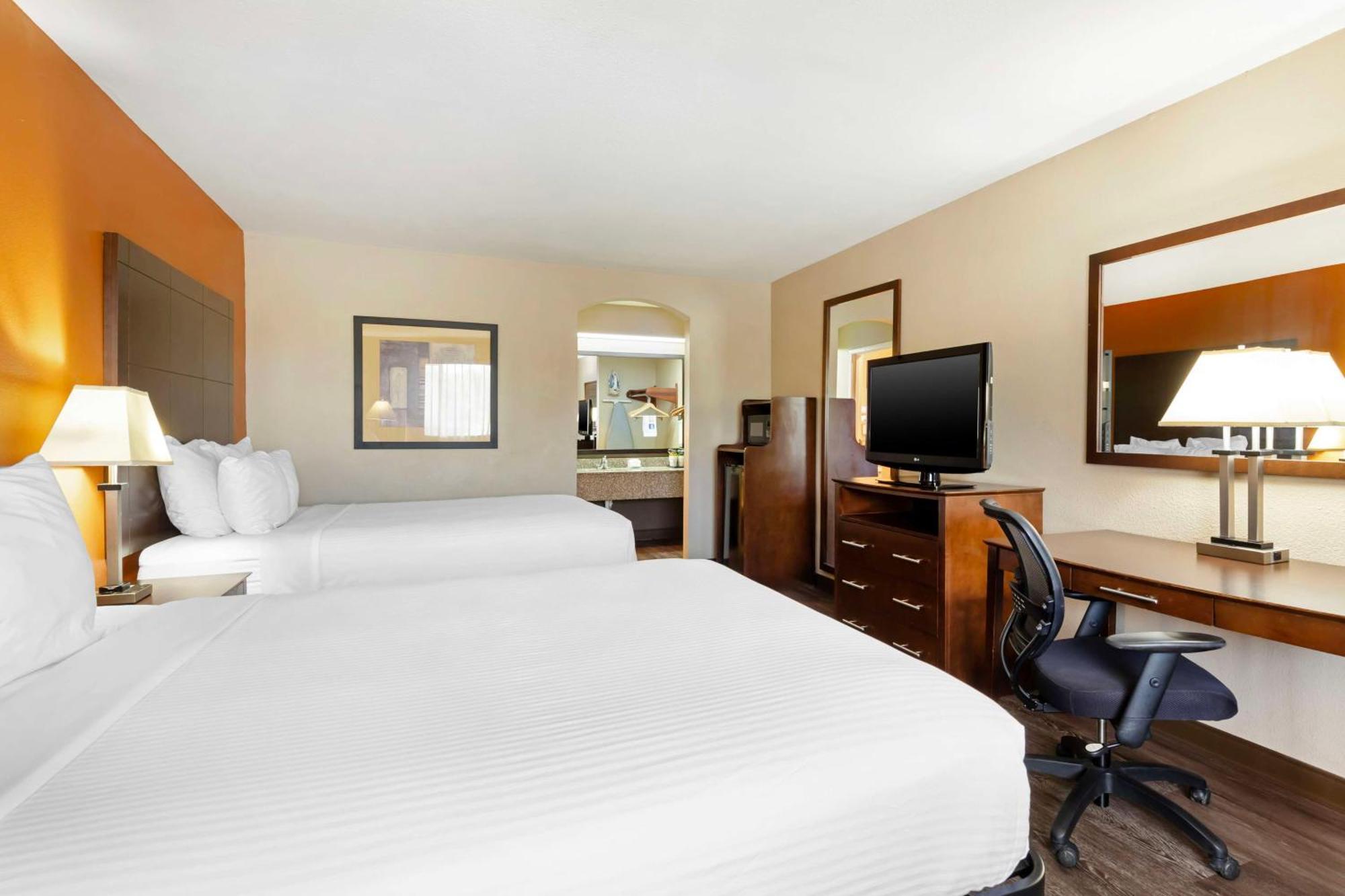 Best Western Inn & Suites ניו בראונפלס מראה חיצוני תמונה